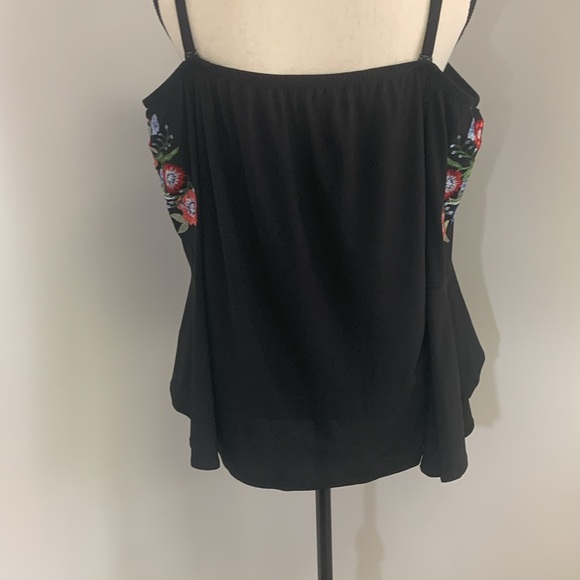 INC OFF SHOULDER Floral Embroidered Black Top - Picture 5 of 6